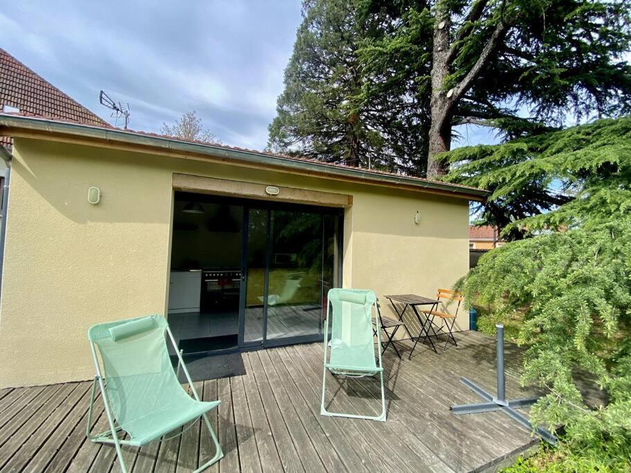 La Lande - Petite Maison Avec Jardin Vendat Exterior photo